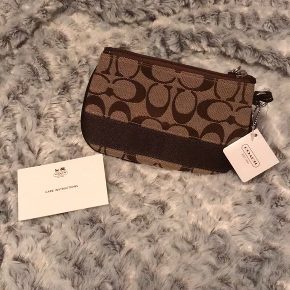 Coach Signature C Wristlet - Picture 1 of 2